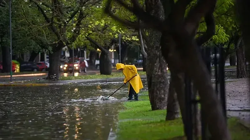 Alerta naranja en Rosario: tormentas con ráfagas de 90 km/h llegan este viernes
