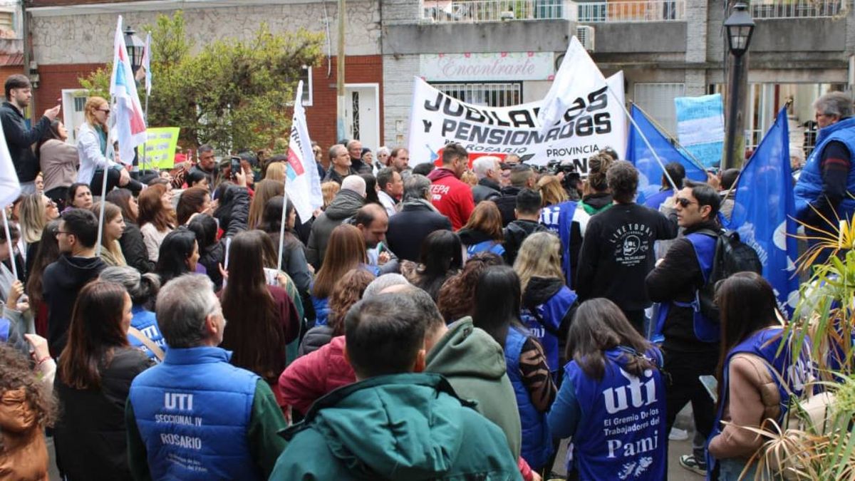 Ruidazo en el Pami Rosario: trabajadores denuncian vaciamiento de la obra social