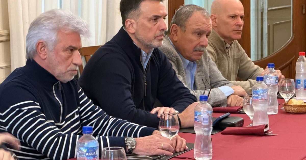 Dos marcas históricas de Rosario en crisis: Casa Bureau y Casa D Ricco en problemas