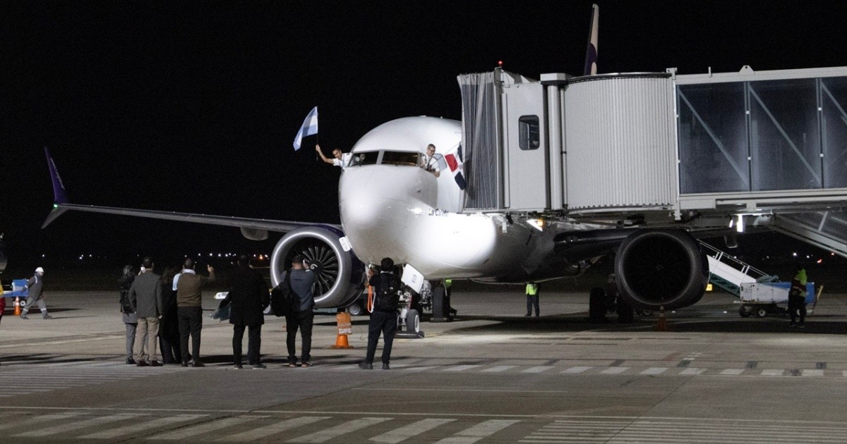 Rosario: imprevistos en el aeropuerto y bronca en el puerto por vaciamiento