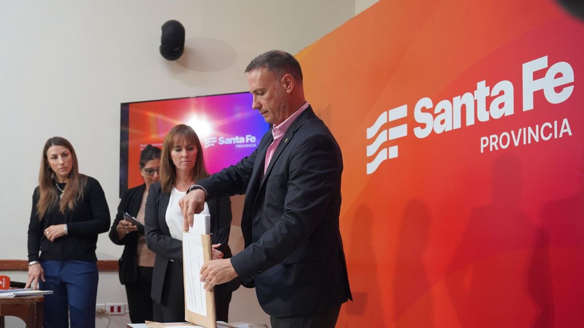 Santa Fe lanza plan de $52.000 millones para reparar 4.600 km de rutas