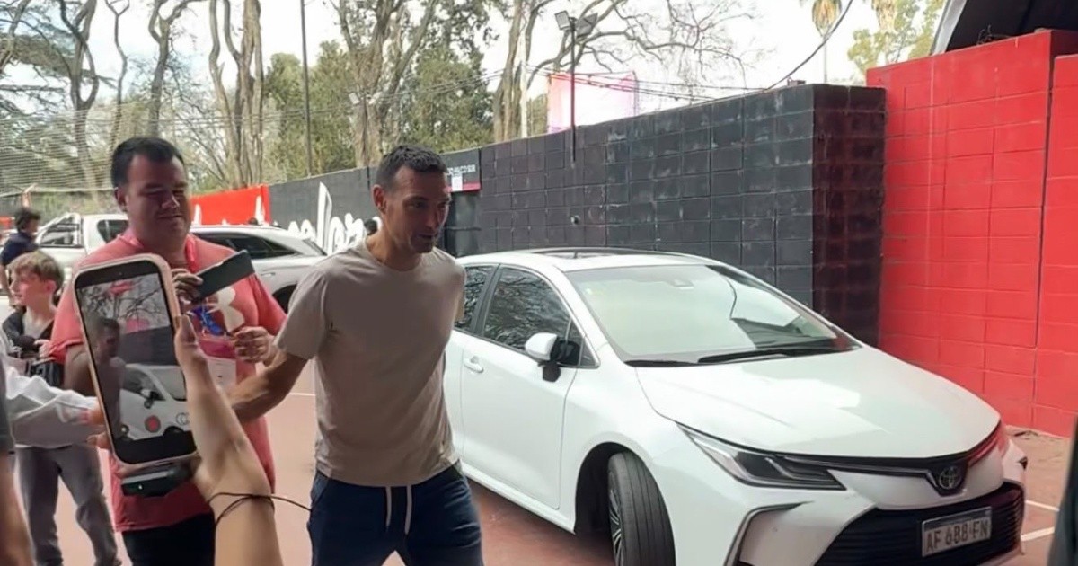 Scaloni y su cuerpo técnico viajaron a Rosario para ver la Sub-19 en los Suramericanos
