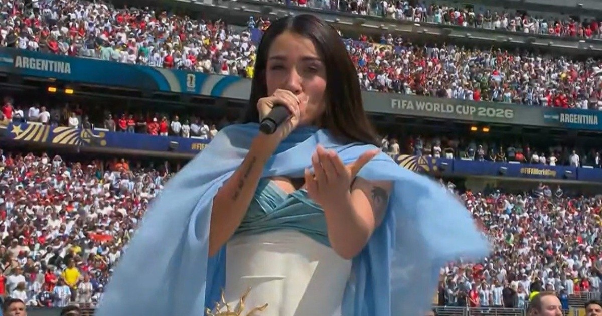 María Becerra cantó el Himno en la final del Mundial 2026 ante Argentina y España
