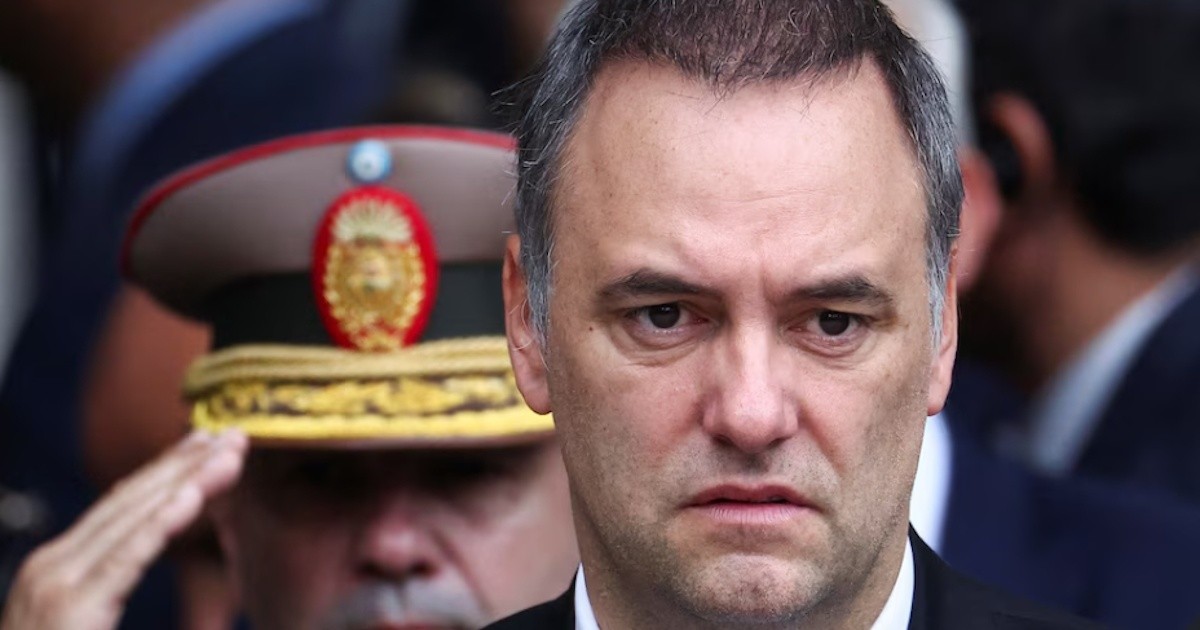 Suspenden audiencia por financiamiento del departamento de Adorni