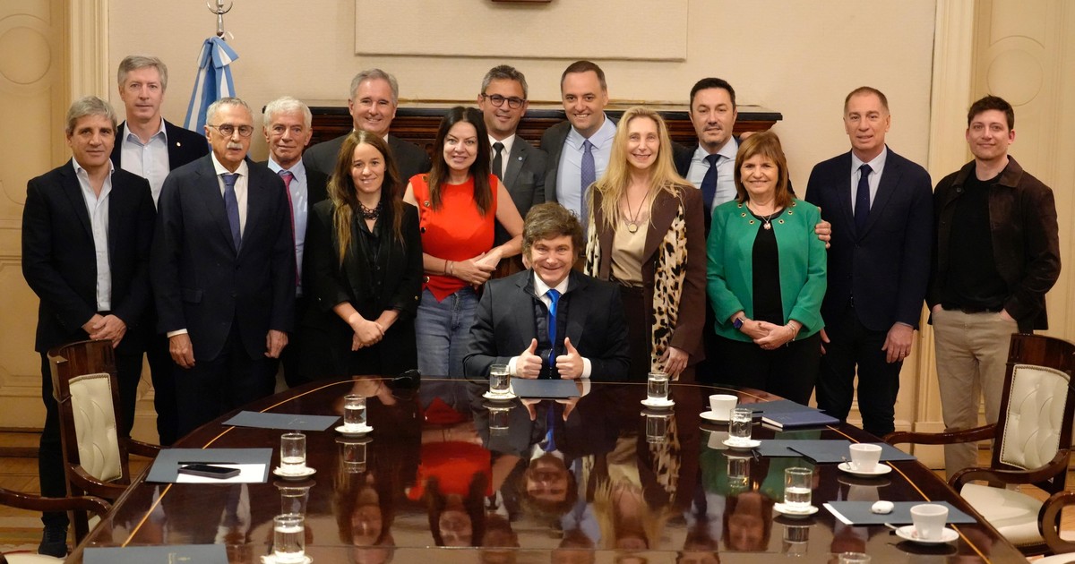 Sueldos de $8 millones: el aumento del 123% que cobran los funcionarios de Milei