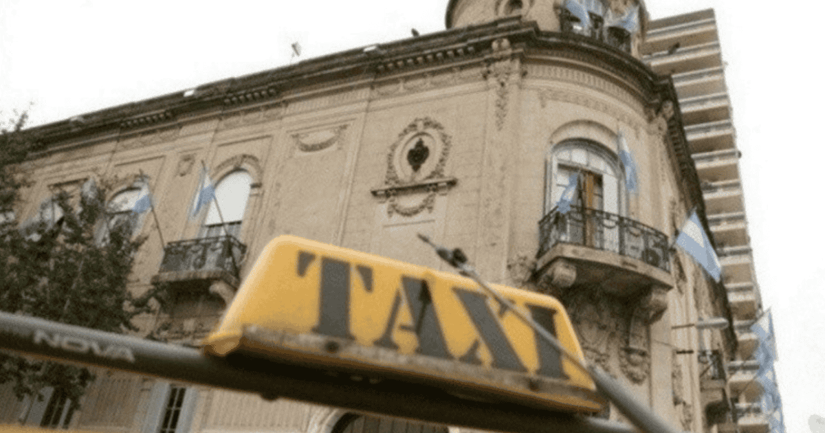 Taxistas y remiseros de Rosario piden igualdad ante Uber y Didi