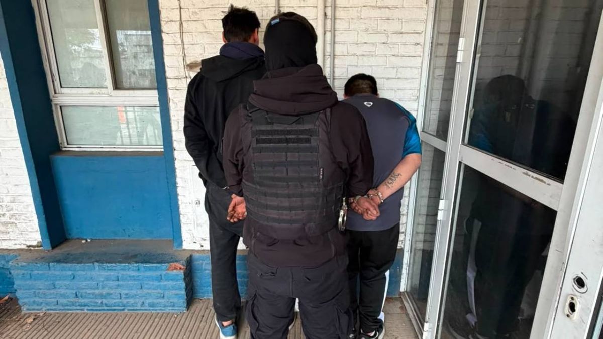 Tenía pedido de captura desde 2021 y lo atraparon robando zapatillas en Pichincha, Rosario