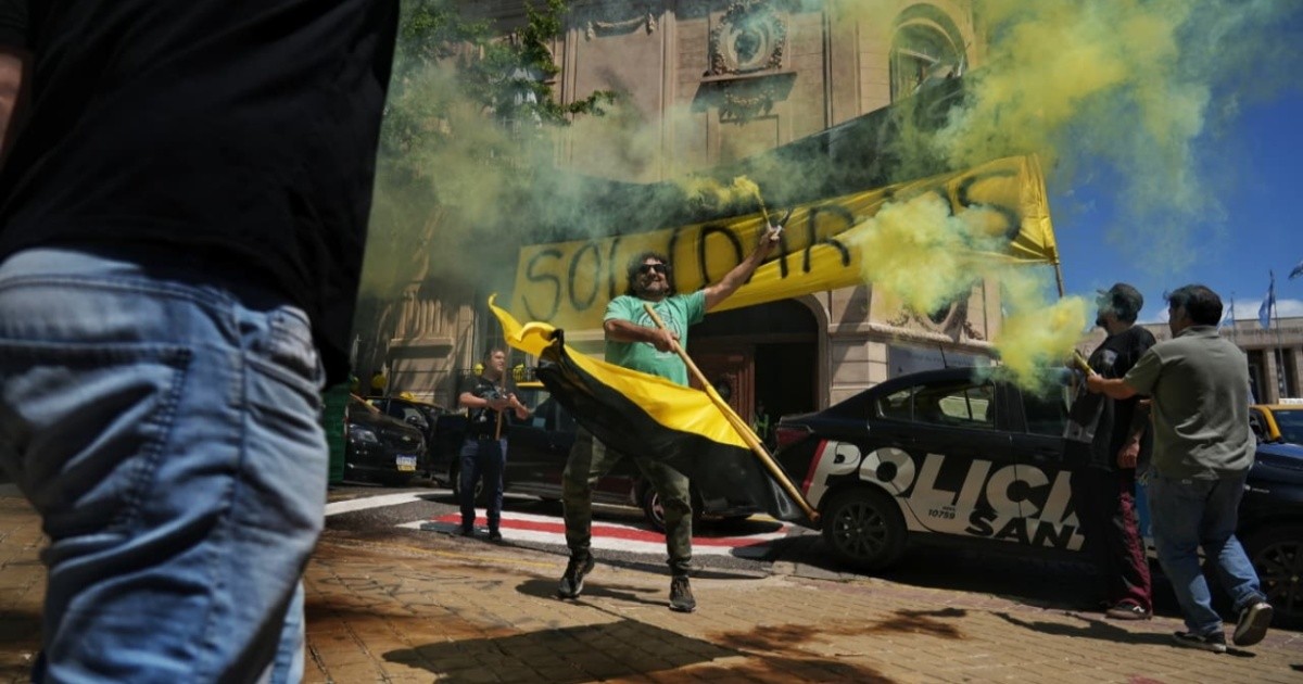 Taxistas frenan el debate por Uber y DiDi en el Concejo de Rosario