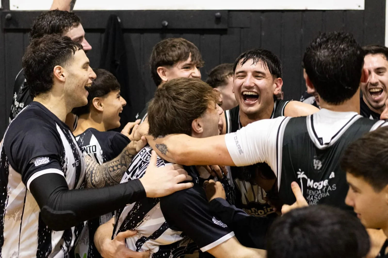 Central y Unión de Arroyo Seco, a cuartos de Superliga en Rosario