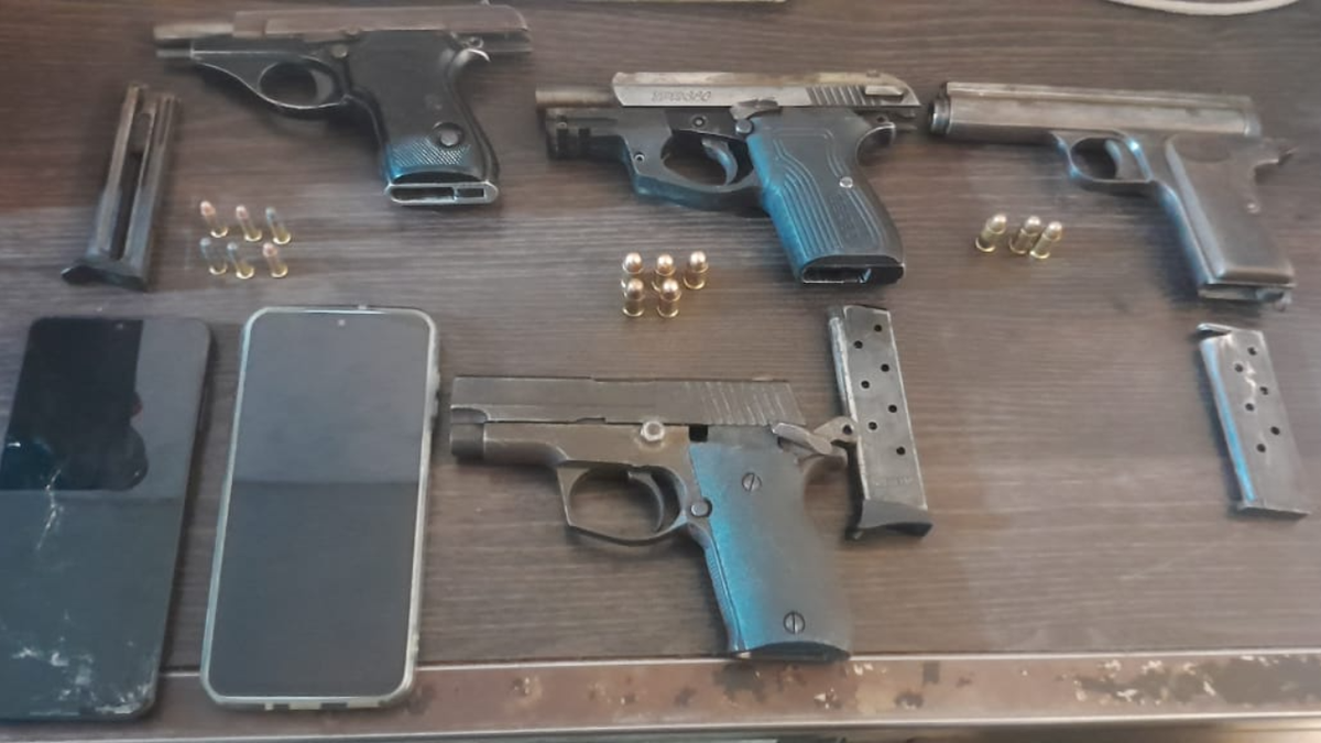 Fiesta en barrio Godoy terminó con cuatro armas secuestradas en Rosario