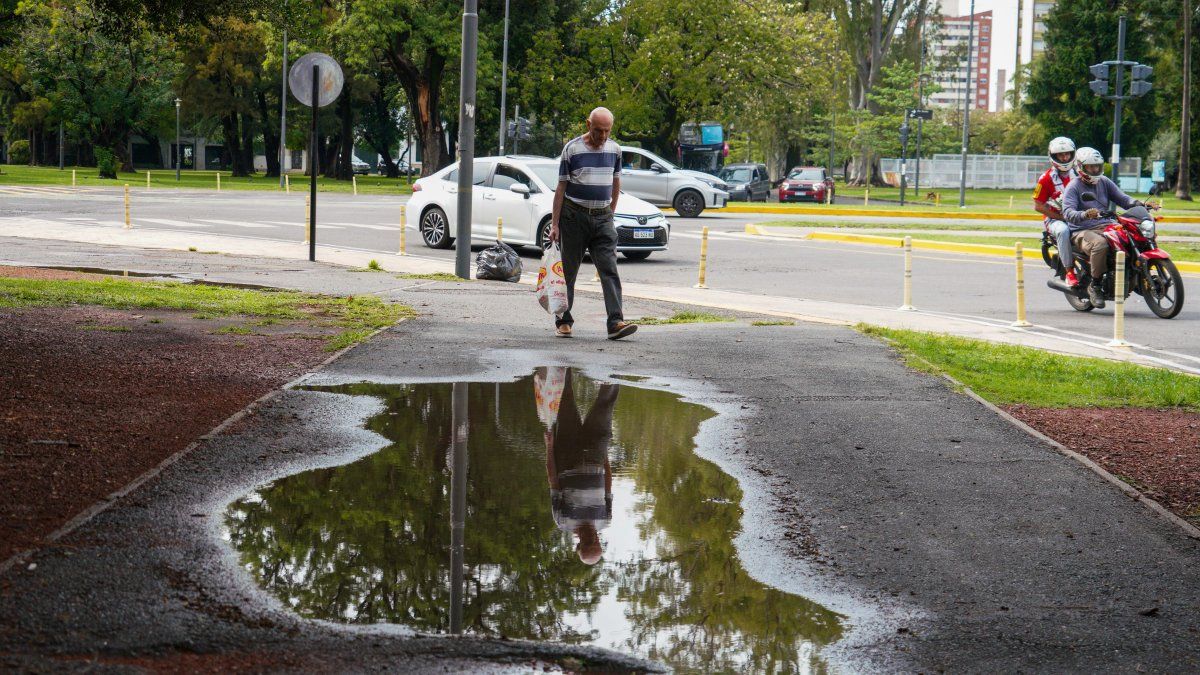 Rosario respira tras levantar alerta meteorológico: operativos por daños del temporal