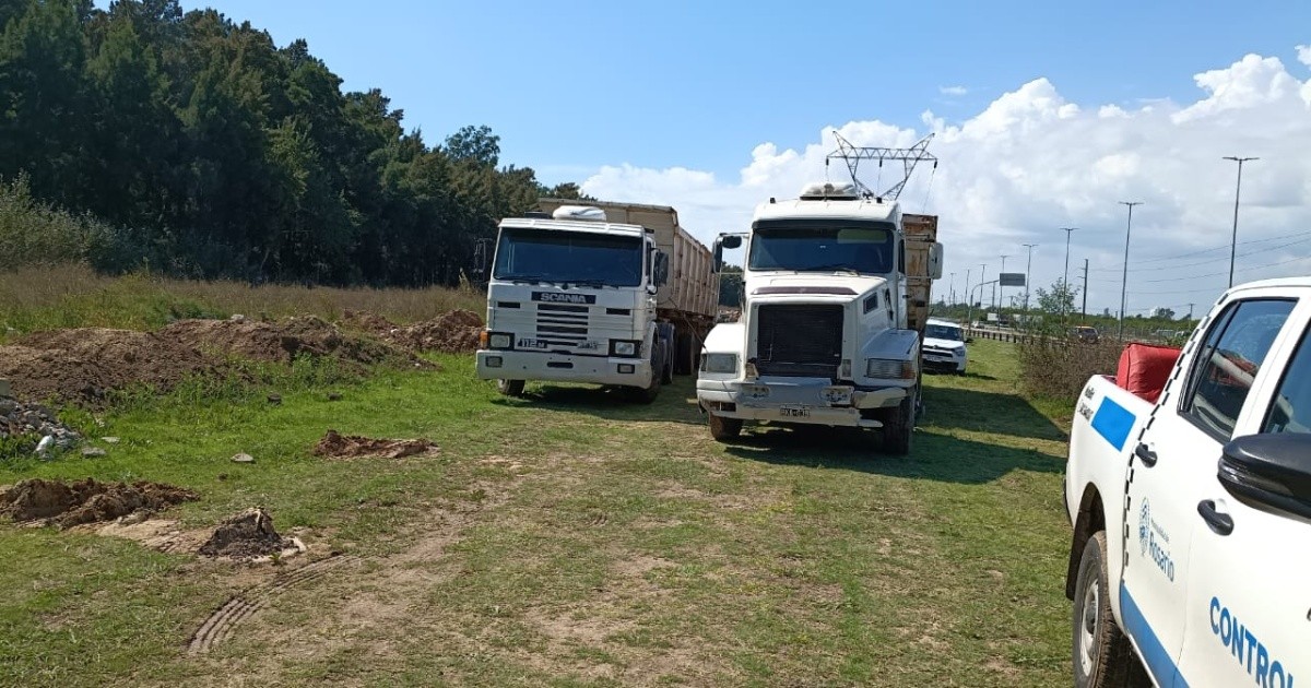 Secuestran tres camiones que tiraban escombros en Circunvalación