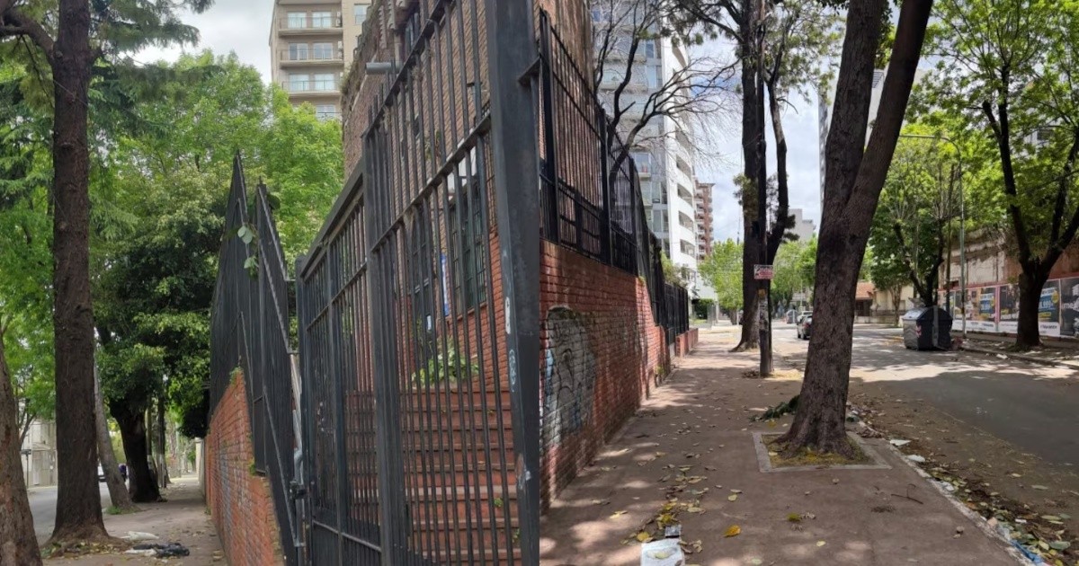 Bebé de 12 días murió en Quilmes tras caerle una palta: reclamos al municipio