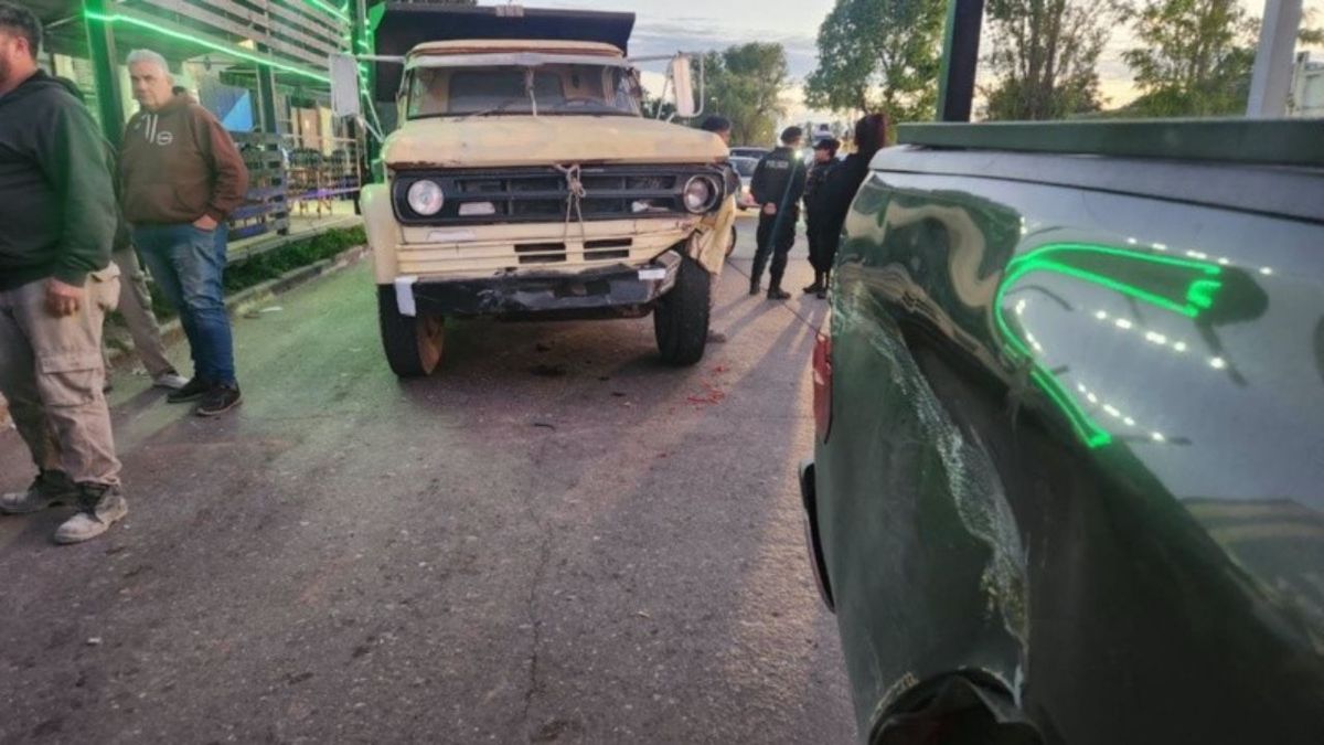 Camión sin frenos chocó cinco vehículos en Circunvalación y Mendoza, Rosario