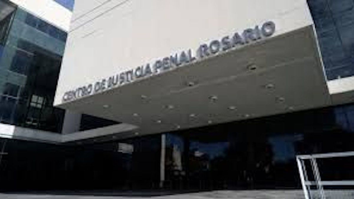 Mujer asaltada y abusada en descampado de Ibarlucea, cerca de Rosario