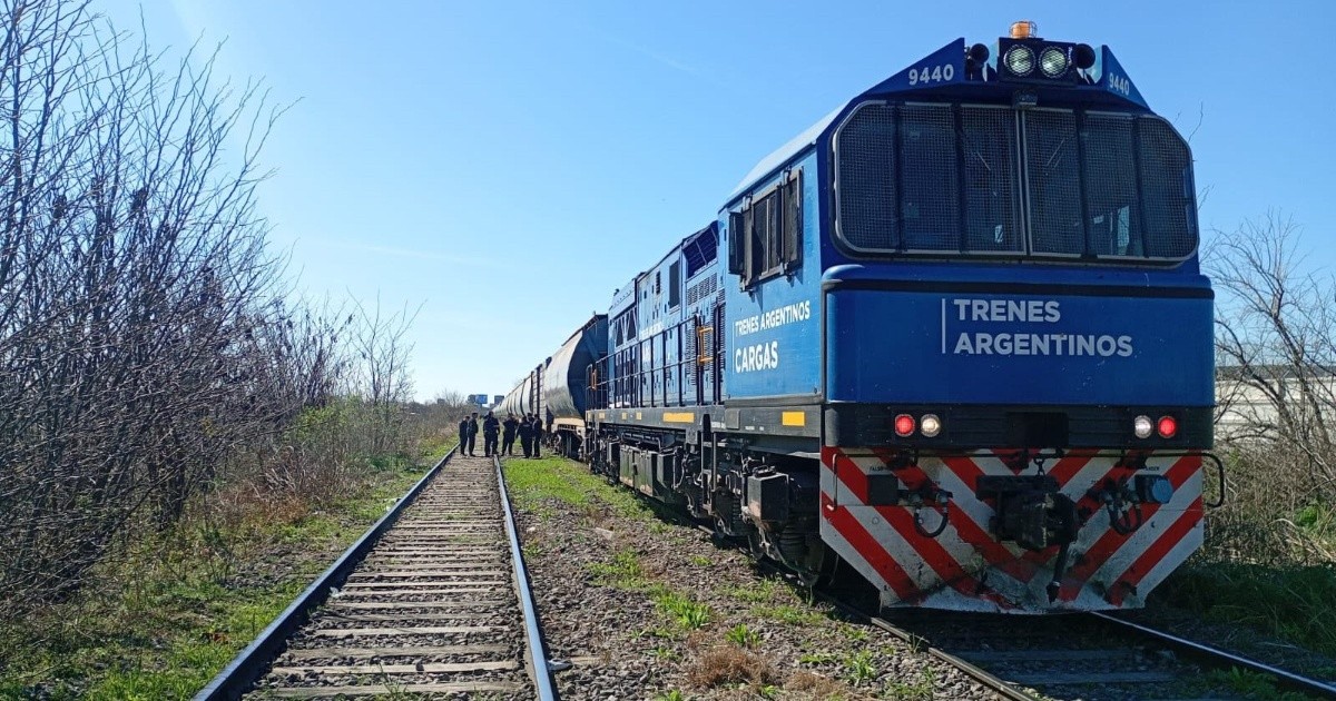 Murió una mujer embestida por un tren de carga en el oeste de Rosario