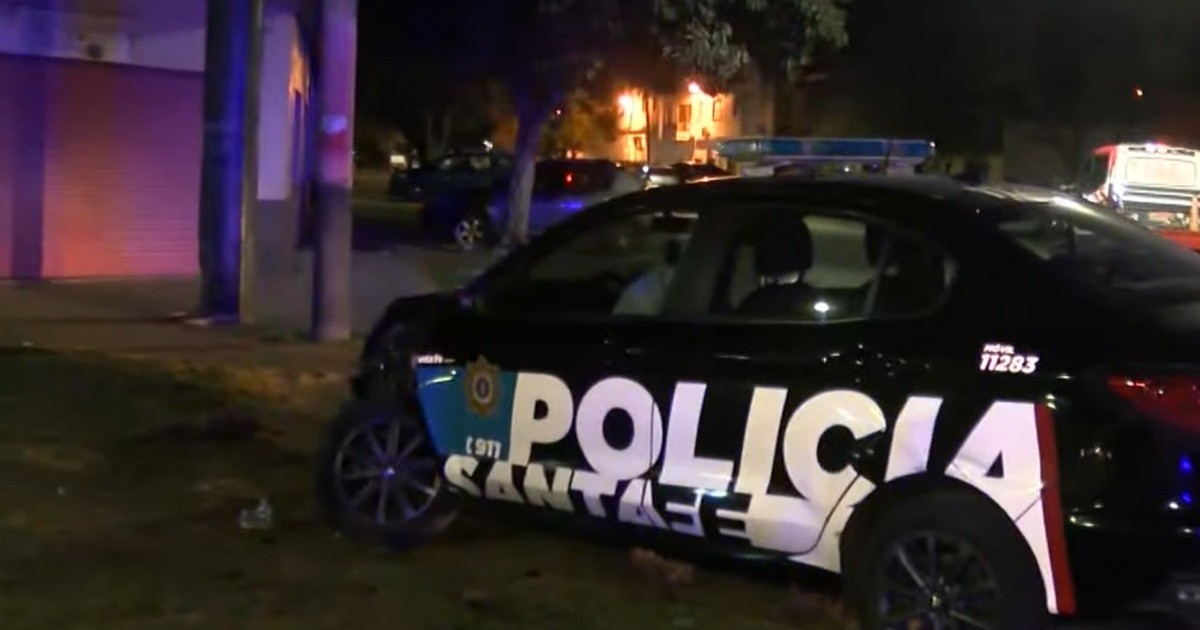 Choque entre un patrullero y un auto cerca de Jefatura en Rosario: un policía lesionado