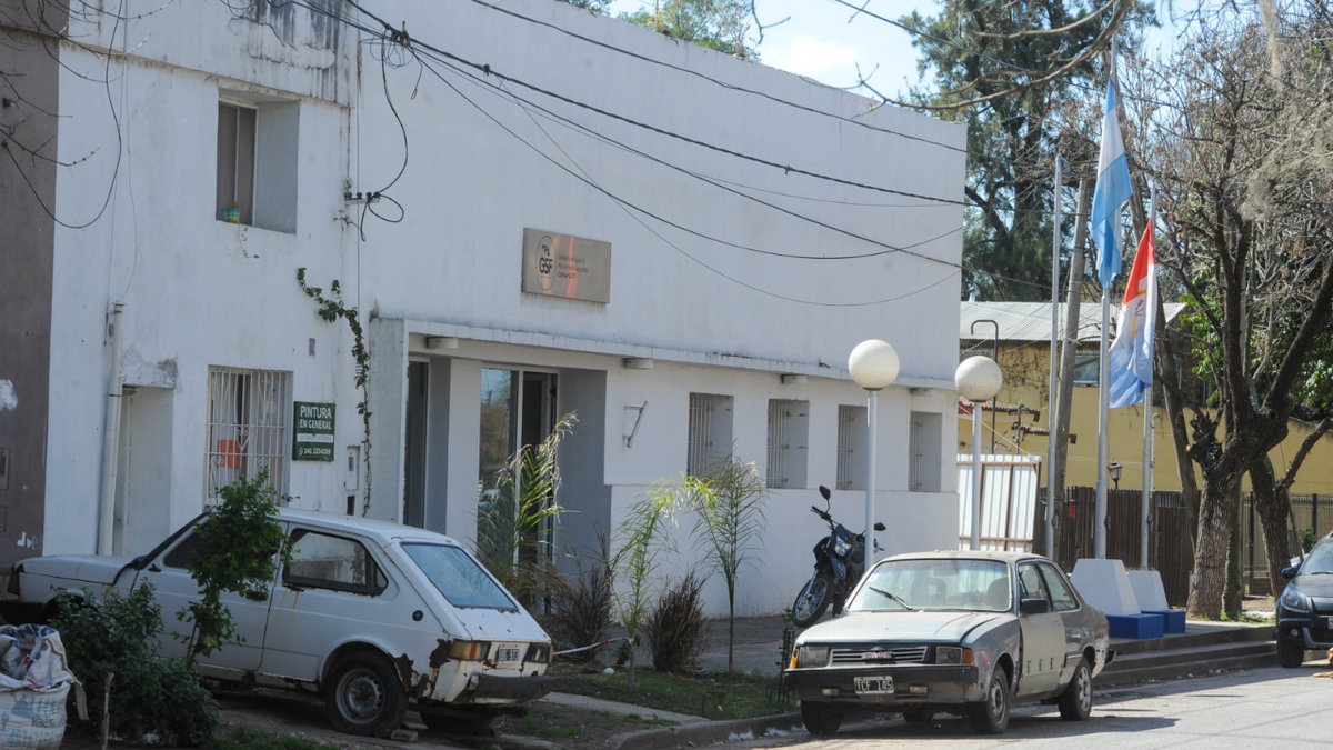 Funes: jugador fue preso por agarrar a piñas al árbitro en pleno partido